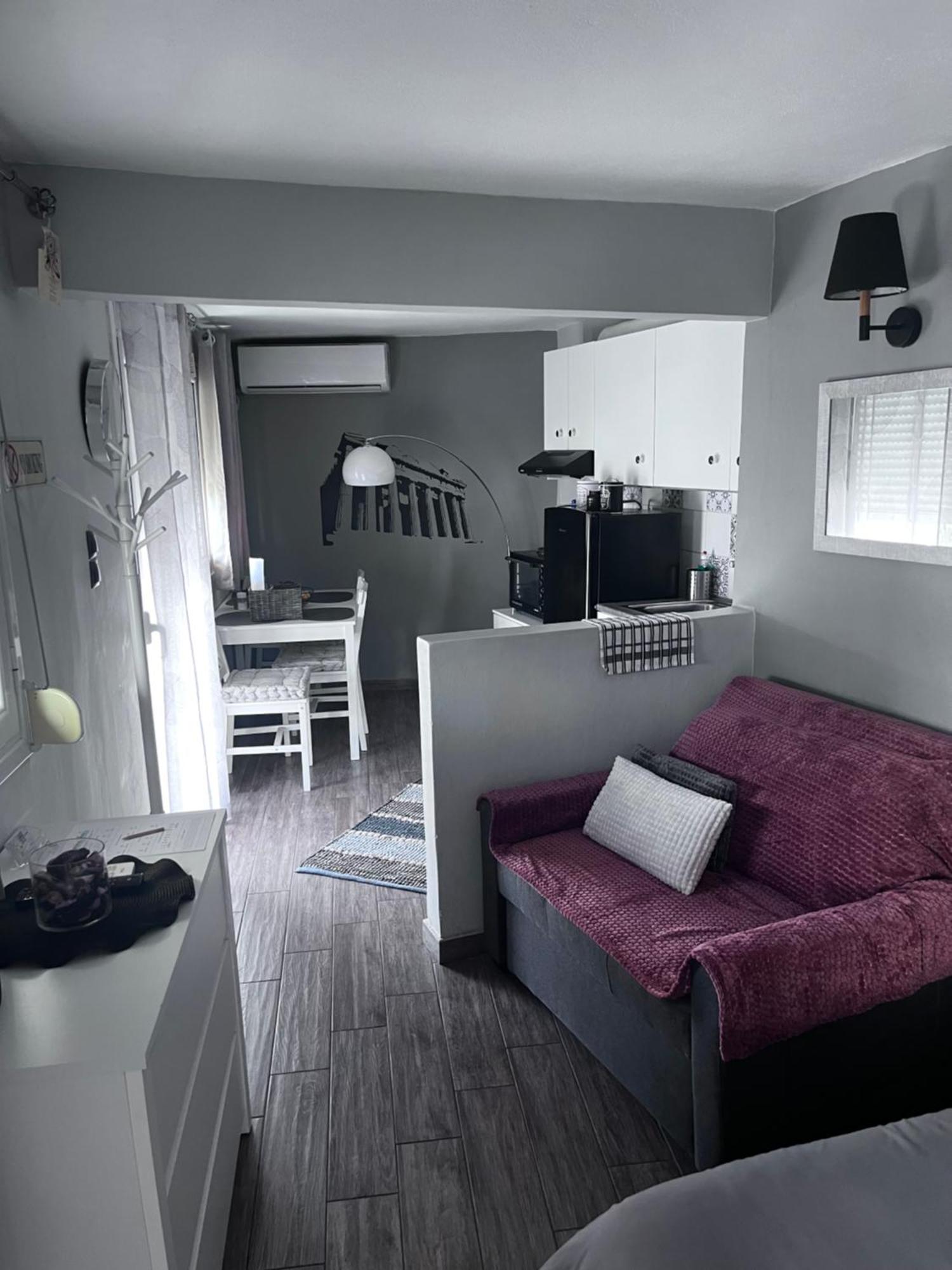 Cozy Studio Apartment In The Heart Of Athens Exterior photo